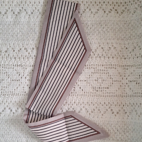 Striped Bow Keychain with Gold Accents - Picture 6 of 8